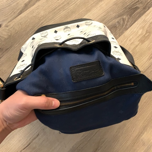 MCM bucket bag SOLD - Picture 2 of 5